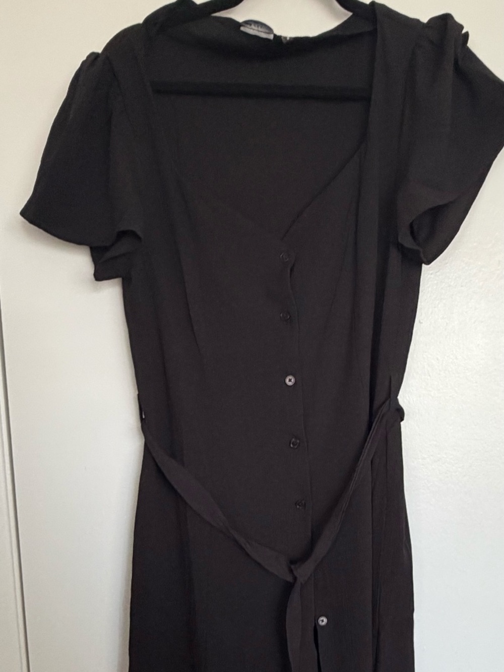 ASOS DESIGN button through midi tea dress with tie back in black - Size 12